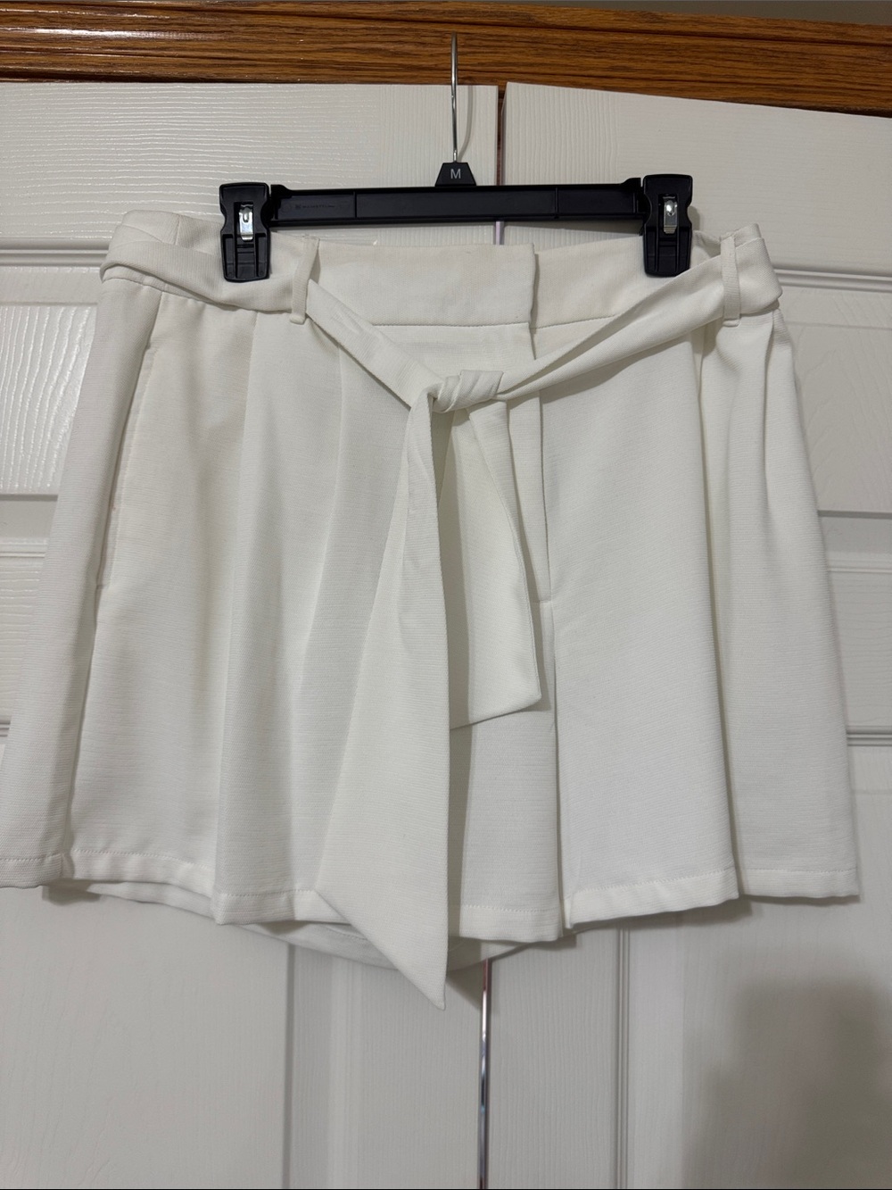 Worthington White Tie Front Shorts/Skorts